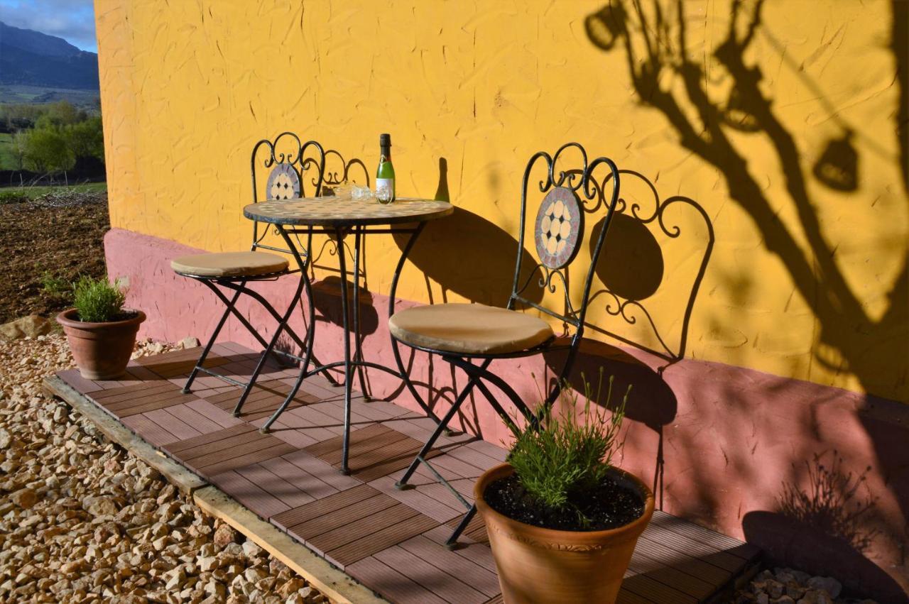 Bed and Breakfast Cortijo Petra Villanueva del Rosario Exterior foto