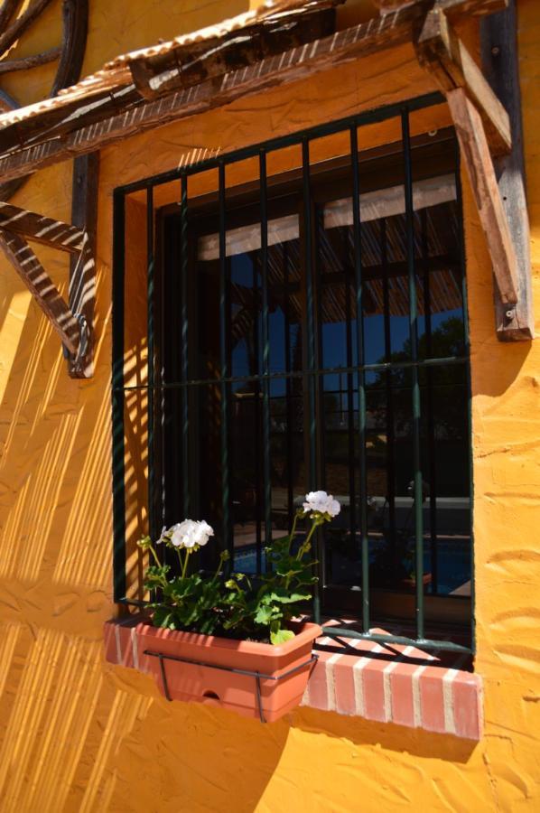 Bed and Breakfast Cortijo Petra Villanueva del Rosario Exterior foto