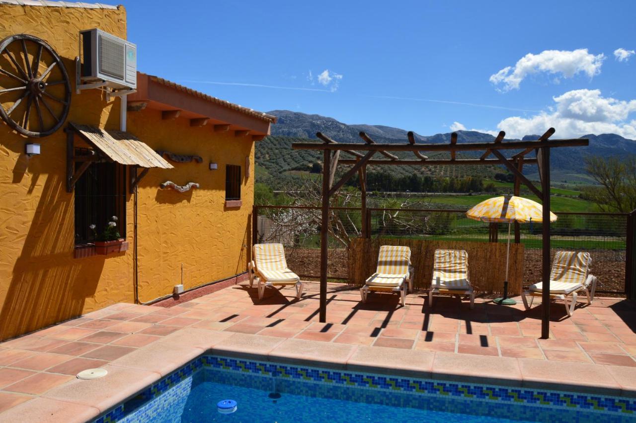Bed and Breakfast Cortijo Petra Villanueva del Rosario Exterior foto